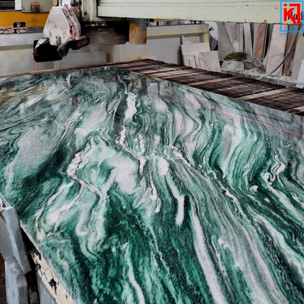 LUXURY EMERALD QUARTZITE: TUYỆT TÁC LỤC BẢO TRONG LÒNG DI SẢN KIẾN TRÚC